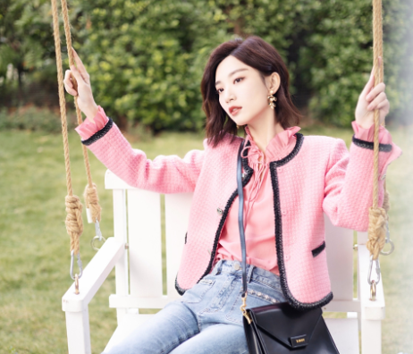 景甜格纹小香风穿出职场精英范儿(格纹小香风职场范搭配什么下装) 景甜格纹小香风穿出职场精英范儿(格纹小香风职场范搭配什么下装)