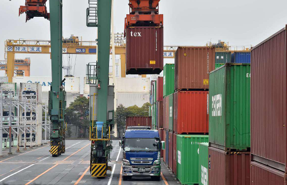 2025年8月德国货物进出口总同比增长3.8% 8月德国货物贸易顺差同比减少28.3%