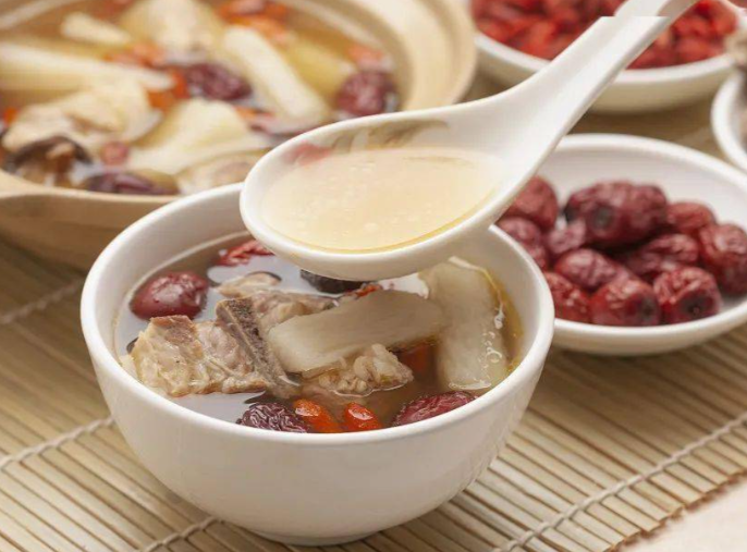 霜降养生汤这几款最润燥!(2025霜降养生汤家庭必备润肺汤谱) 霜降养生汤这几款最润燥!(2025霜降养生汤家庭必备润肺汤谱)