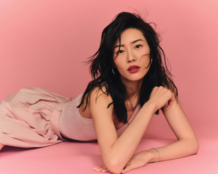 刘雯最新亮相纽约维密大秀(今年维密的大红裤衩刘雯扛住了)