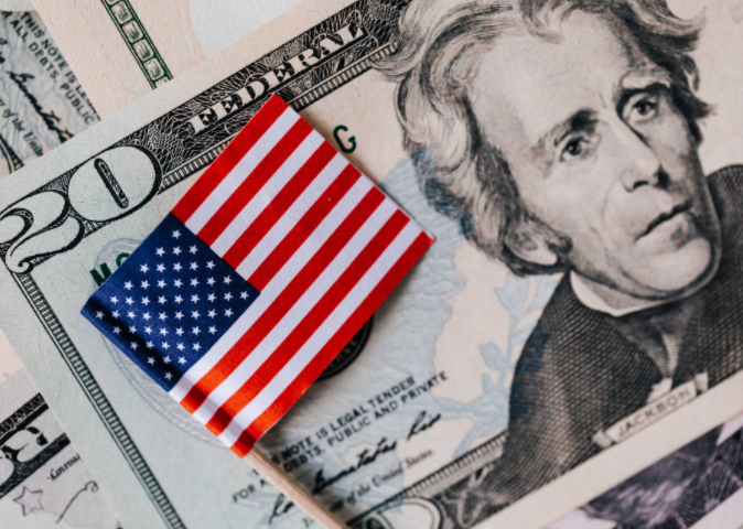 美国国债规模突破38万亿美元(美国国债每秒增长7万美元) 美国国债规模突破38万亿美元(美国国债每秒增长7万美元)