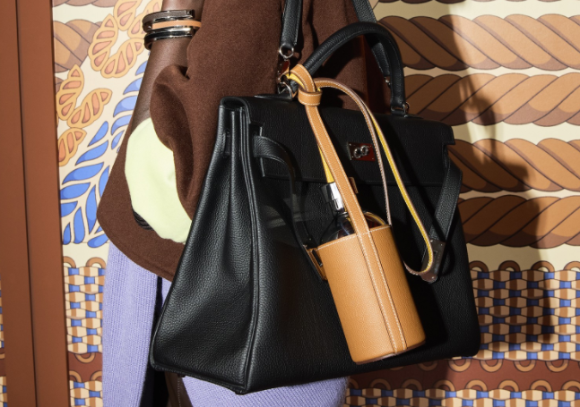 爱马仕2025秋冬新品风格解析(爱马仕2025秋冬强势女性穿搭) 爱马仕2025秋冬新品风格解析(爱马仕2025秋冬强势女性穿搭)