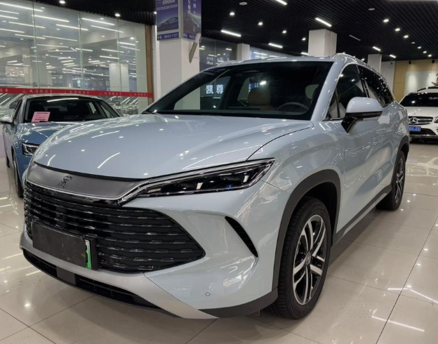 2026款比亚迪宋Pro/宋L DM-i家族上市！2026款比亚迪双宋3.2L油耗+200km续航