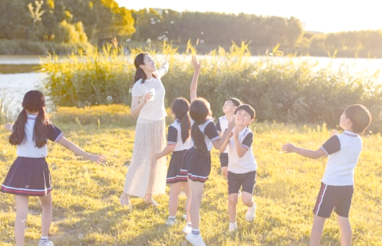 中小学春秋假来了各地怎么放(多地公布春秋假安排2025) 中小学春秋假来了各地怎么放(多地公布春秋假安排2025)