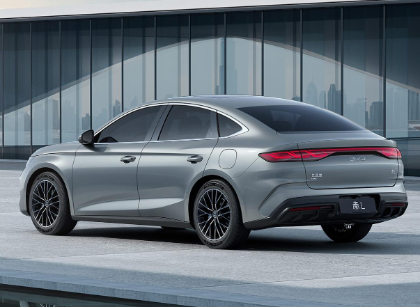 2026款秦L DM-i上市售9.68万元起!2026款比亚迪秦L DM 2.79L油耗+128km续航! 2026款秦L DM-i上市售9.68万元起!2026款比亚迪秦L DM 2.79L油耗+128km续航!