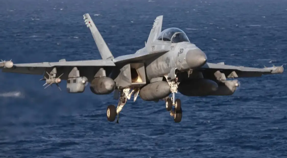 2架美军机在南海相继坠毁 美国海军频繁出事故暴露出哪些问题