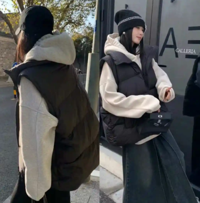 秋季羽绒马甲叠穿卫衣轻便不臃肿（秋季保暖穿搭羽绒马甲叠穿攻略）