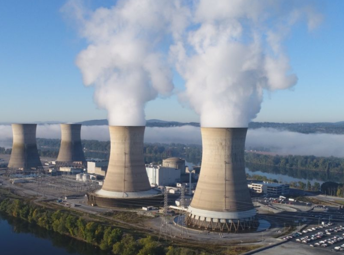 德国爆破国内最大核电站(德国最大核电站冷却塔1分钟内被爆破) 德国爆破国内最大核电站(德国最大核电站冷却塔1分钟内被爆破)