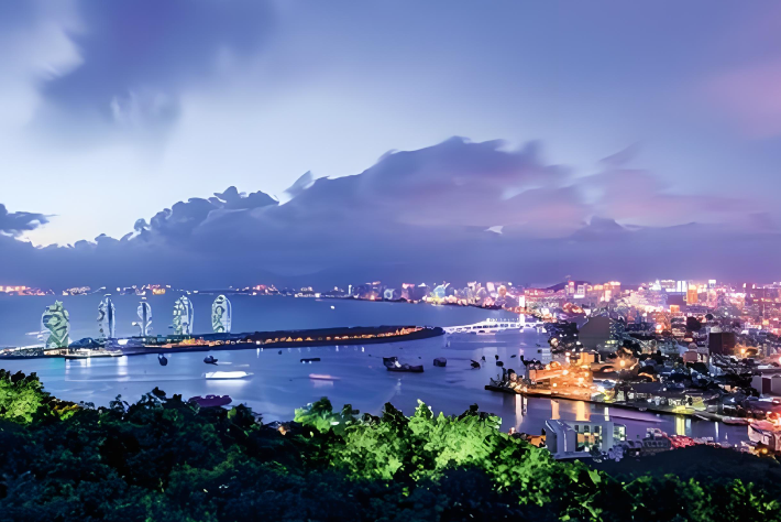 海南前三季度GDP为5686.64亿元 海南前三季度GDP同比增长3.9% 海南前三季度GDP为5686.64亿元 海南前三季度GDP同比增长3.9%