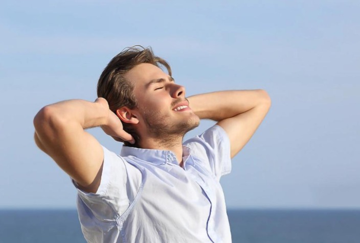 美国科技男也爱上微整容(美国科技男微整容保工作)