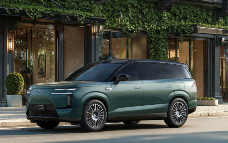 豪华SUV腾势N8L上市！大六座SUV腾势N8L全系标配易三方、云辇-A