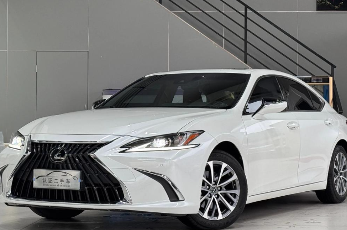 雷克萨斯ES200特别版上市!雷克萨斯ES200特别版原厂哑光膜+贯穿尾灯升级 雷克萨斯ES200特别版上市!雷克萨斯ES200特别版原厂哑光膜+贯穿尾灯升级