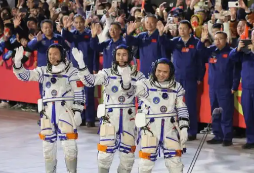 神舟二十一号乘组出征！神舟二十一号航天员行囊揭秘