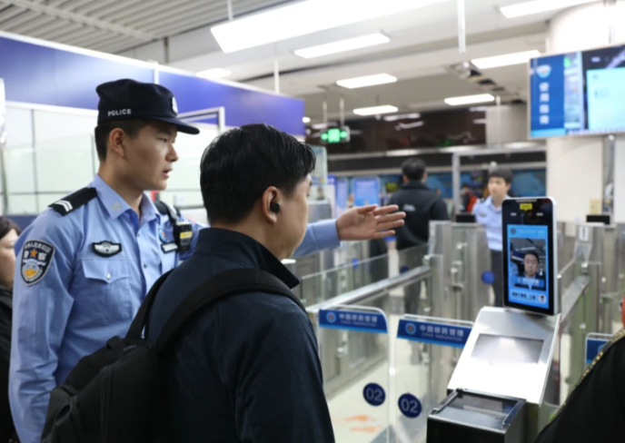 广东深圳新增5个“刷脸”通关口岸 广东深圳五口岸“刷脸”可通关 广东深圳新增5个“刷脸”通关口岸 广东深圳五口岸“刷脸”可通关