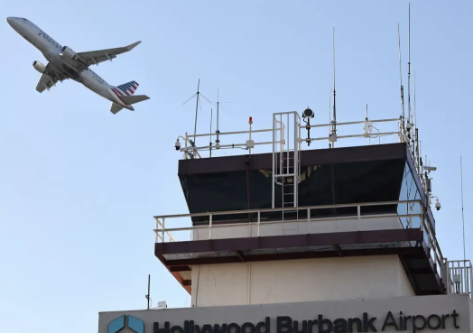 美或因政府“停摆”关闭空域 美国面临至少2000名空中交通管制员的劳动缺口 美或因政府“停摆”关闭空域 美国面临至少2000名空中交通管制员的劳动缺口