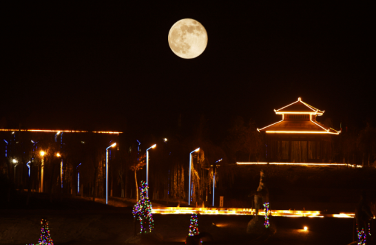 XXXL号月亮来了最佳赏月时间请收 11月5日晚将迎来本年度最大满月