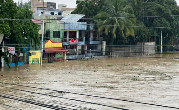 菲律宾全国进入灾难状态 菲律宾发生洪水灾情受灾人口超过195万