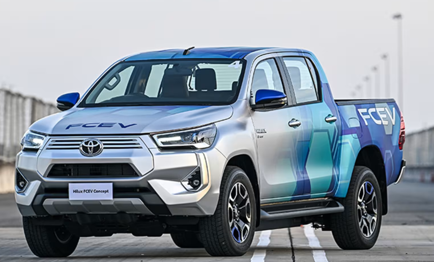 全新一代丰田Hilux预告图曝光！全新一代丰田Hilux搭载2.8L柴油轻混+超级四驱