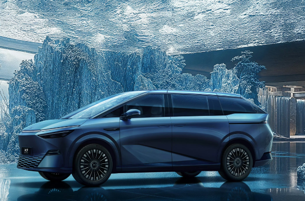 小鹏X9增程混动预售35万起！小鹏X9增程混动续航1602km！