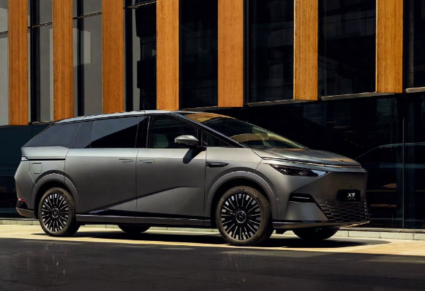 小鹏X9增程混动预售35万起！小鹏X9增程混动续航1602km！