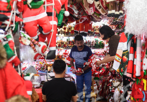 义乌马年产品销售火爆订单排至明年 马年相关产品进入销售高峰期