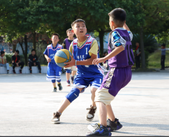 孩子跟风买的碳板鞋或毁脚 生长发育期的孩子长期穿碳板鞋会伤脚吗 孩子跟风买的碳板鞋或毁脚 生长发育期的孩子长期穿碳板鞋会伤脚吗