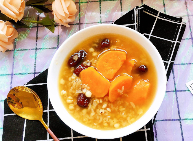 立冬喝粥最养人！2025年推荐这三款滋阴暖胃的养生粥