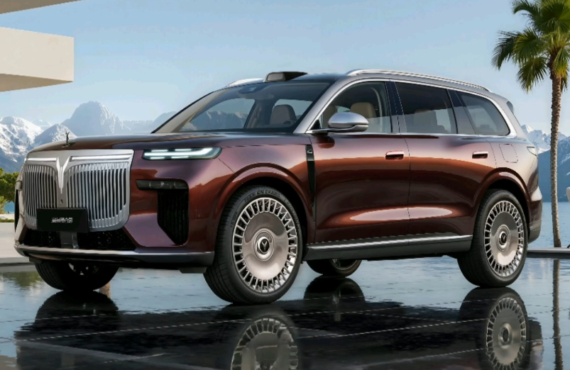 岚图泰山亮相郑州国际车展!岚图泰山1400km 综合续航 + 华为乾崑智驾 岚图泰山亮相郑州国际车展!岚图泰山1400km 综合续航 + 华为乾崑智驾