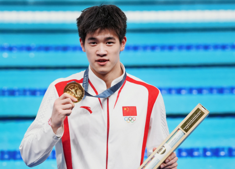 潘展乐收获全运会首金(全运会游泳项目首金出炉)