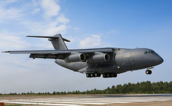 我们的飞机再也不用飞两遍 今天是人民空军成立76周年 我们的飞机再也不用飞两遍 今天是人民空军成立76周年