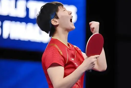 王曼昱4-3险胜范思琦！全运会乒乓球王曼昱4-3范思琦绝境翻盘！