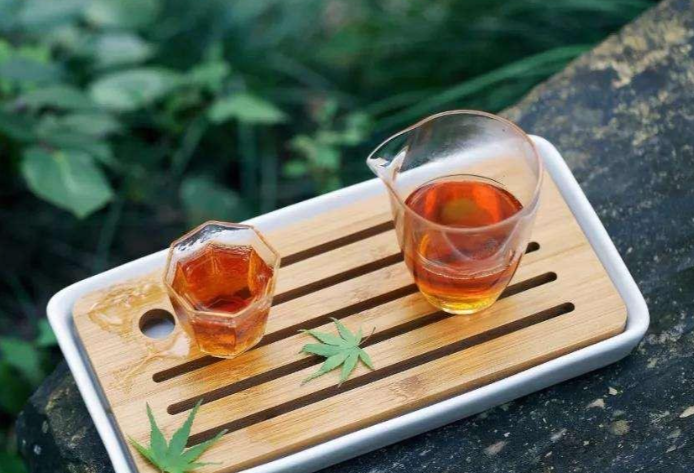 立冬后喝茶选对这三种（2025年暖胃润燥的冬季养生茶饮）