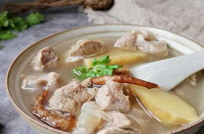羊肉温补怎么吃不上火（2025年冬季羊肉汤的黄金搭配法则）