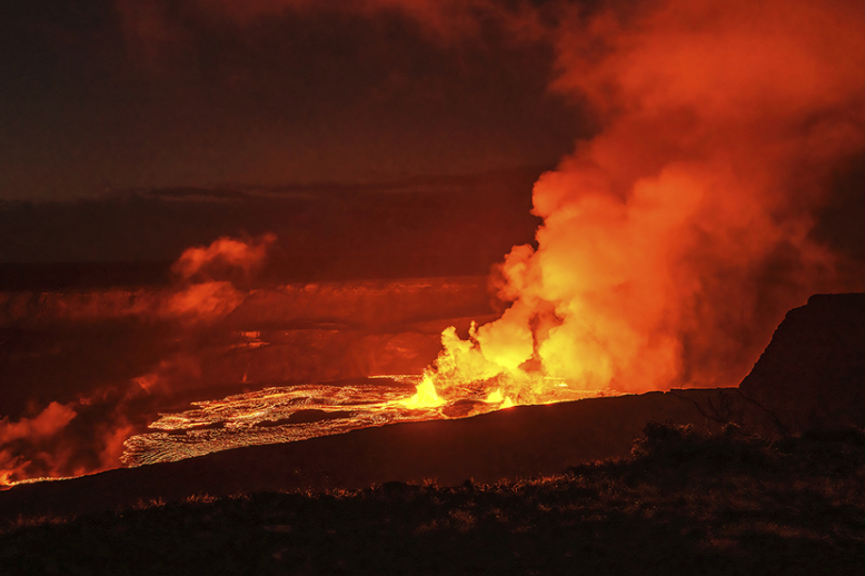 夏威夷火山喷发出现火龙卷奇观(火山喷发为啥会有火龙卷)