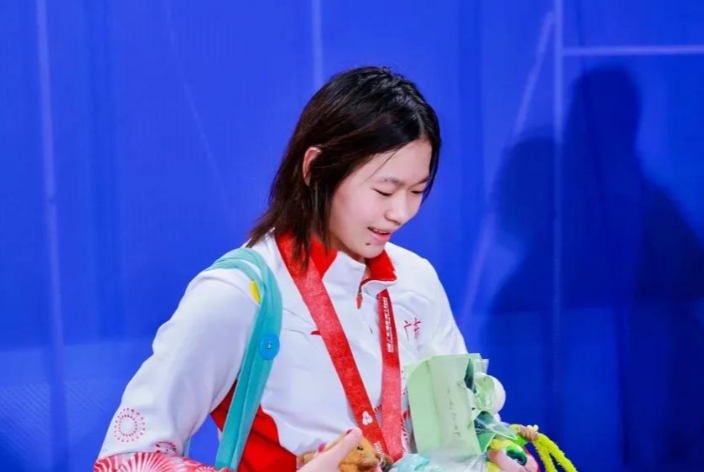 全红婵直播首秀4.3 万全捐！全红婵直播收入全部捐给乡村儿童