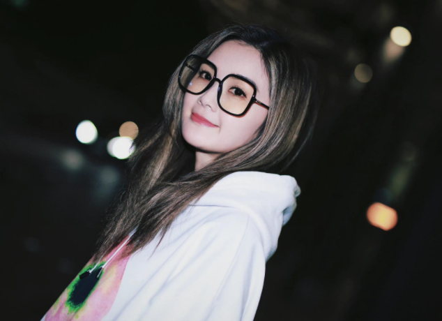 阿Sa称保养诀窍是看霸总小说(43岁的中年少女阿sa谈抗衰秘诀) 阿Sa称保养诀窍是看霸总小说(43岁的中年少女阿sa谈抗衰秘诀)