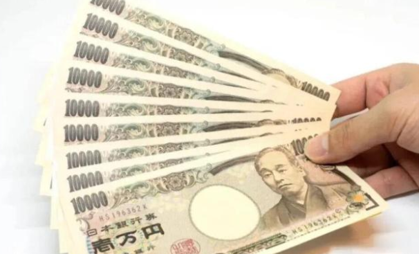 日元外汇市场跌至155.05日元(日元创九个月来对美元汇率新低) 日元外汇市场跌至155.05日元(日元创九个月来对美元汇率新低)