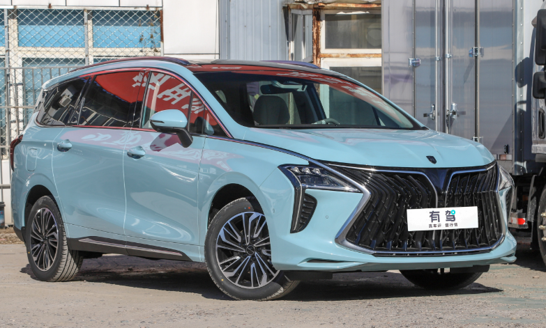 东风风行游艇PHEV上市！东风风行游艇PHEV售价15.49万起