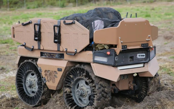 大场面!机器狗扛枪冲锋 无人装备对现代作战体系有多重要 大场面!机器狗扛枪冲锋 无人装备对现代作战体系有多重要