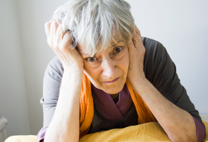 白头发是身体发出的压力警告(压力下的头发变白能预防癌症吗) 白头发是身体发出的压力警告(压力下的头发变白能预防癌症吗)