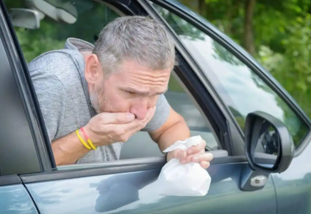 冬季出游坐车为啥容易晕车(冬季出游坐车如何止吐防恶心)