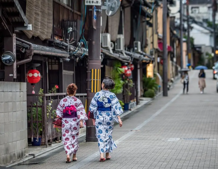 日本经济失去中国游客而遭受打击！日本民众：中国游客不来打击很沉重
