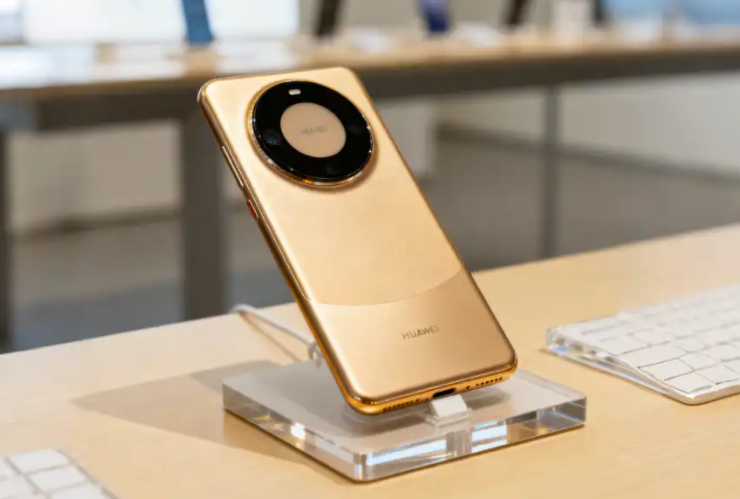 华为官宣新品发布会定档11月25日(Mate 80超全配置全曝光)