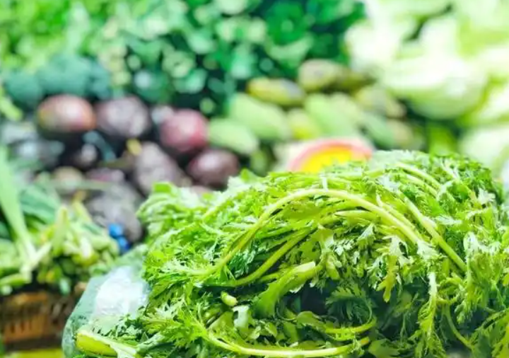 超市50块钱一斤的网红菜，竟是云南人的“绿化带”!