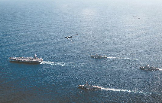 美国最大航母已进入加勒比海！美国霸权逻辑在加勒比海的又一次上演