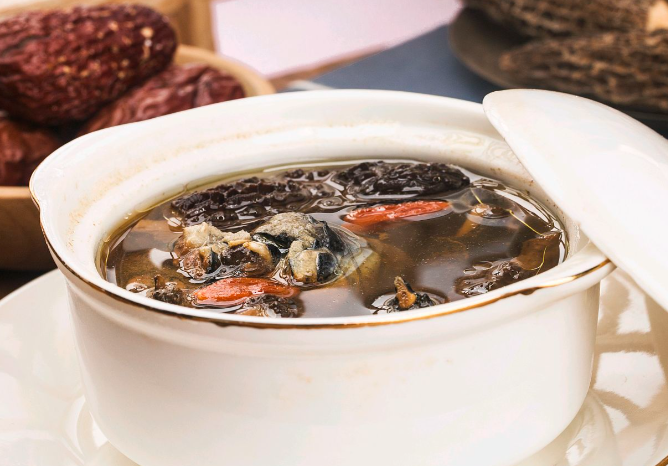 自制药膳滋补汤走红!自制药膳滋补汤的药材搭配禁忌与人群提醒 自制药膳滋补汤走红!自制药膳滋补汤的药材搭配禁忌与人群提醒