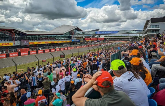 英国拟禁止溢价转售现场活动门票 英国高价转票行为每年让消费者损失1.45亿英镑