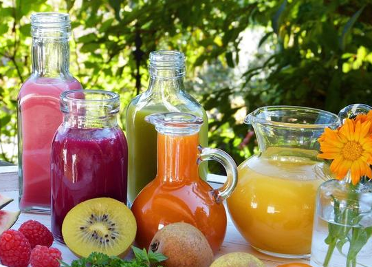 吃水果还是喝果汁？2025年冬季水果摄取方式与营养保留对比