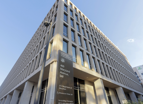 特朗普政府宣布拆解教育部计划 美国教育部数十亿美元拨款将转移至其它部门 特朗普政府宣布拆解教育部计划 美国教育部数十亿美元拨款将转移至其它部门