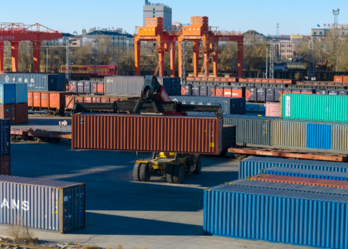 中欧班列中通道通行量创历史新高！今年中欧班列中通道通行量突破3500